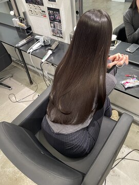 キング 高槻(K!ng) 縮毛矯正髪質改善ハイライトレイヤーカット高槻美容室エクステ