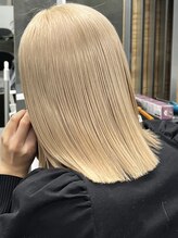 ブリーチの切れ毛・断毛を徹底ガード。高濃度処理剤でケアブリーチの保護力をさらに底上げ