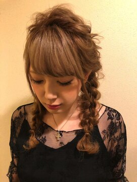 ヘアーメイクサロン リュクス(Hair make salon LUXE) ツインテール編みおろし