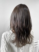 リグ 横浜(Lig.)&nbsp;小顔ニュアンスセミロング暗めベージュカラーエアリーカール