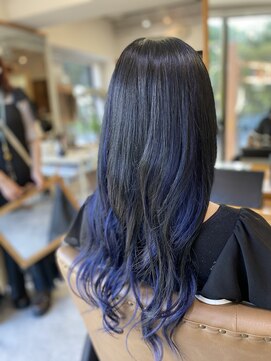 フツーロ 栄(FUTURO) ブルーバレイヤージュ