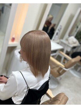 カリーナ(CARINA) ハイトーンカラー/ミルクティーグレージュ