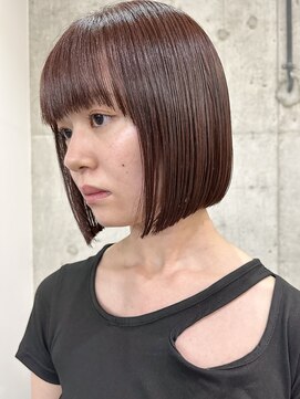 サクラ オモテサンドウ(SAKURA) 切りっぱなしボブ×ぱっつん前髪　ピンクブラウン　表参道ボブ