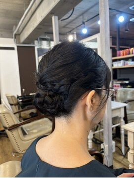 ラシクベル(Lashiku Belle) アップスタイル(シニヨン)