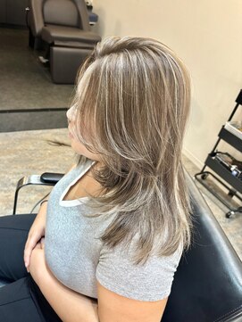 ブレンド 渋谷(BLend) 20代30代40代白髪ぼかしハイライト小顔ショートボブミニウルフ