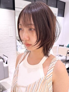 ステア ケース(stair case) 大人かわいい外ハネショートウルフレイヤーカット