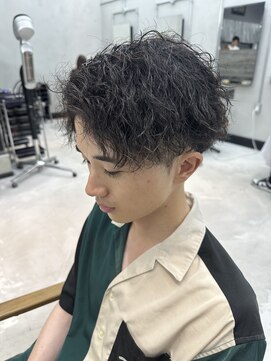 ネオン(NEON) 縦落ちツイストパーマ