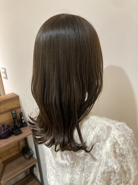 カルゥグラッシー(KALOU glassi) くびれミディアム×オリーブカラー☆【中村隆寛】