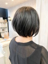 キャアリー(Caary)&nbsp;福山Caary30代40代人気小顔補正立体カット前下がりレイヤーボブ