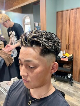 スタンドバーバー 柏(STAND BARBER) リバースセンターパート/ニュアンスパーマ/ダウンバング/柏