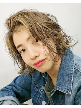 エイム ヘアメイク 横川店(eim HAIR MAKE) ハイベージュ×切りっぱショート