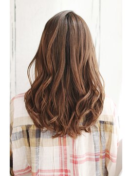 シュシュット(chouchoute) 大人かわいいこなれ美髪ミディホワイトグレージュネビージュ/021