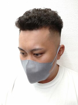 トバ(TOBA) スキンフェード+ハードパーマ