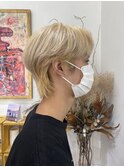 センターパートウルフ