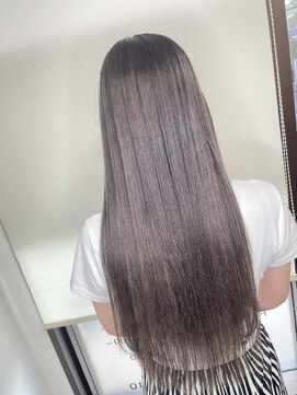 アイズ 本厚木(AIZU) 艶グレージュ