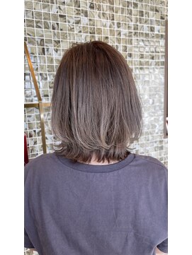 コンティバイミラートーク(CONTY by MIRROR TALK) ミディアムレイヤー/ベージュカラー