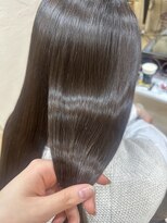 グラマラス GLAMOROUS 【渡辺まとい】うる艶／酸熱トリートメント／髪質改善