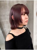 ボブウルフ、暖色ボルドー、切りっぱなしボブ