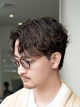 リロン 新宿(RIRON) 【RIRON】大人センターパート×シャドウパーマ