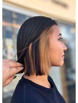 テオ(Teo) 大人インナーカラー×ミニボブ