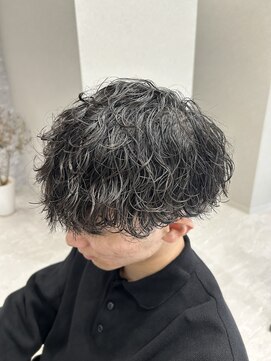 グロップ 町田(GLOP) 動きと束感のメンズ波巻きパーマ
