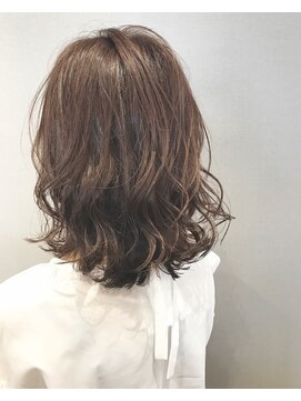 リリ(Liri material care salon by JAPAN) 柔らかベージュカラー