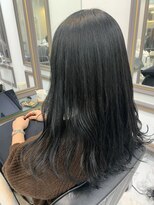 エスカーラ 表参道(THE ESCALA)&nbsp;ハイトーンからのネイビーブラック【タビラマユミ】