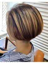 ソルドット バイ オハナ(sol.by ohana)&nbsp;２０代３０代４０代デザインハイライトカラースタイル　ボブ