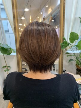 ローレン(Loren) 丸みショート