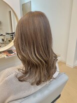 スーズ(soothe)&nbsp;30代　透明感ベージュ×ミディアムヘア　　　　放出#徳庵#高井田