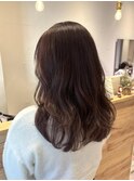 小辻 ピンクグレージュ×イルミナカラー コテ巻き