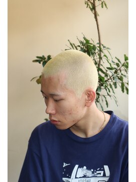 オーディナリーバーバープレース(Ordinary Barber Place) 高円寺/金髪ボウズ