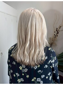 ロッカ(ROCCA) 【シアーベージュ】透け感ブロンドハイライトカラー