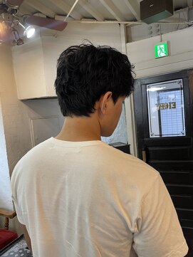 ビーバイエイトジェンツ(Bee by EIGHT GENTS) MEN’S HAIR/ブルーブラック/フェザーパーマ/心斎橋