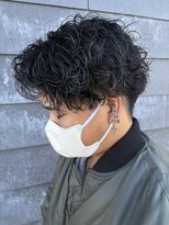 ヒュイル バイ ニアウ(Hwyl by Niau) MEN’S HAIRマッシュパーマ波巻スパイラルパーマセンターパート