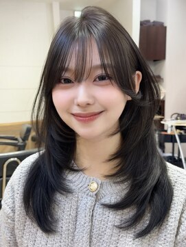 ビュー フクオカ(VIEW FUKUOKA) グレージュ/レイヤーカット/顔まりカット/ミディアムヘア