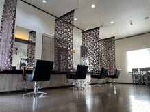 ヘアーグランツ(hair Glanz)の雰囲気（☆席と席の間に距離をとっています☆#レブリン酸#シルク架橋）