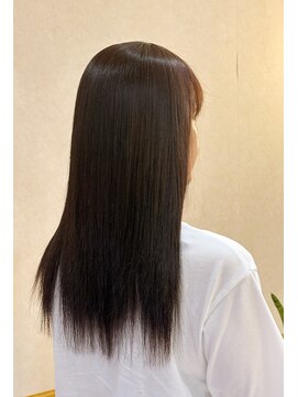 グラッシーヘアー(GLASSY HAIR) ストレートロングヘア