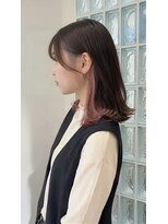 ロイロ(LoiLo) さりげなく魅せる、ピンクインナーカラーの大人ミディ【UCHI】