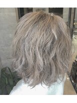 ブレイブ ヘアデザイン(BRaeVE hair design)&nbsp;ホワイトカラー