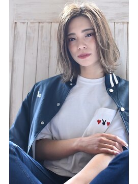 メーヴェ(Mowen) mowen×外ハネミディアム×ラフウェーブ×ミルクティーベージュ