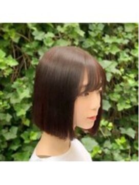 ギミック 自由が丘(gimmick) 小顔こなれヘアイメチェン薄めバング外国人風切りっぱなしボブ