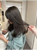 オリーブグレージュ