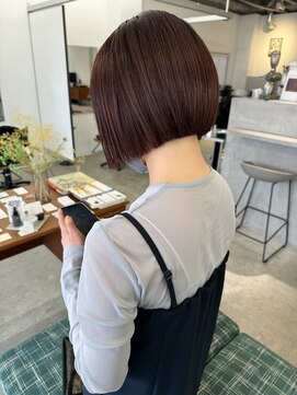 エルメ(Elme) ミニボブにボルドーカラーで洒落スタイル★