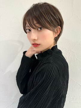 アンド ストーリーズ(&STORIES) 前髪あり耳掛け丸みくびれショートボブ20代30代40代50代(蘭)