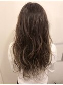 モーブカラー×ベージュ