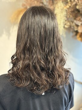 ナンバーサーティーン(No.13) ゆるパーマ