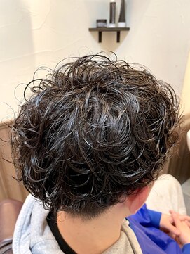 ミリオンバックス 上野(Million Bucks) 無造作スペインカール <理容室>[メンズ/シェービング/上野]