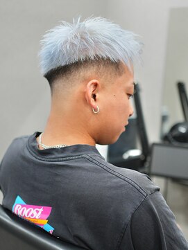 スラッシュ(SLASH) ホワイトカラー/ブリーチ/フェード/短髪/メンズパーマ/姫路