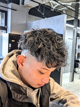 ダズルヘアーエイチ(DAZZLE hair H) スペインカール